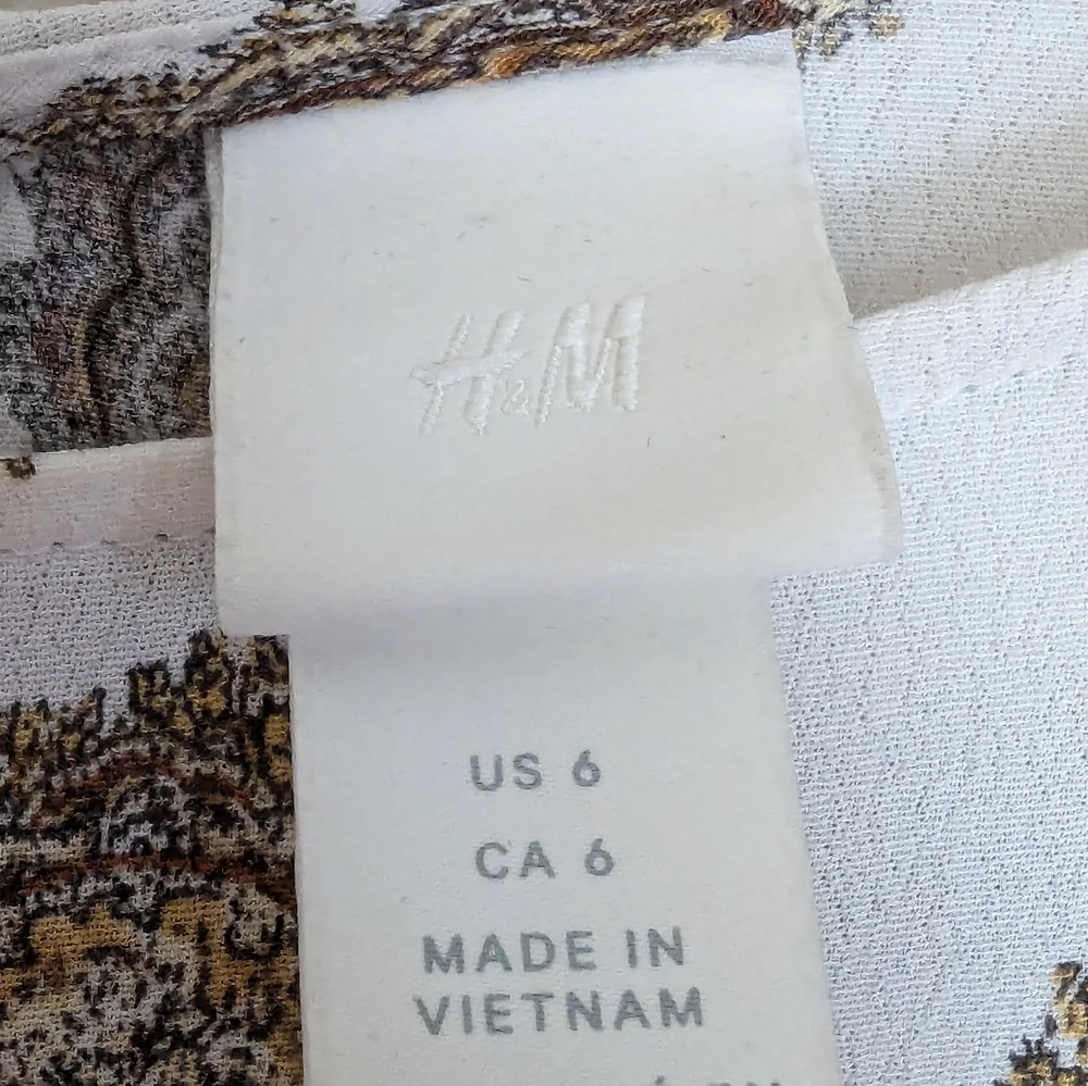 H & M White and Gold Patterned Dress Size 6 - Picture 4 of 4